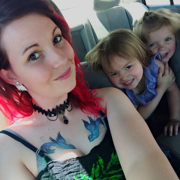 Meet your Posher, Lindsey - Picture 1 of 1